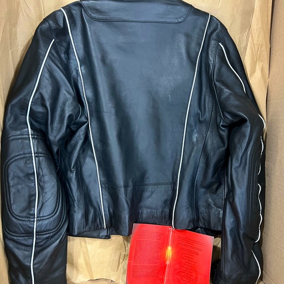 Motogp leather jacket, black size 4 women’s - Picture 2 of 4